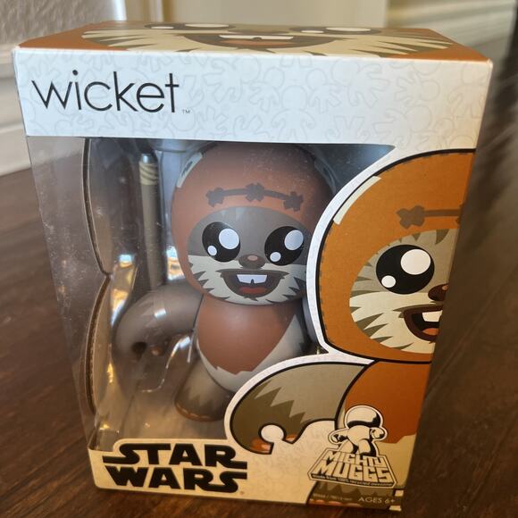 Star Wars Wicket Might Muggs Figure New In Box - Picture 1 of 6